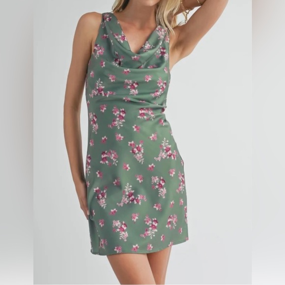 Sadie & Sage Dresses & Skirts - Sadie & Sage Hostess Cowl Mini Dress